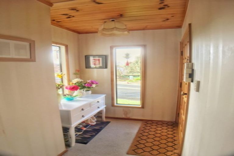 Photo of property in 38 Marina View Drive, West Harbour, Auckland, 0618