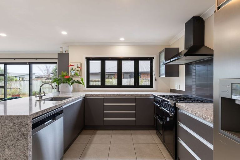 Photo of property in 6 Trump Place, Kelvin Grove, Palmerston North, 4414