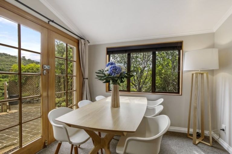 Photo of property in 98 View Road, Houghton Bay, Wellington, 6023