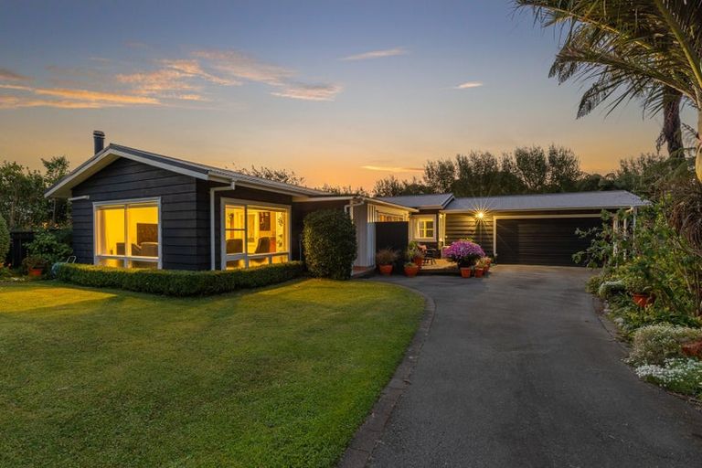 Photo of property in 6 Leybourne Avenue, Waikanae, 5036