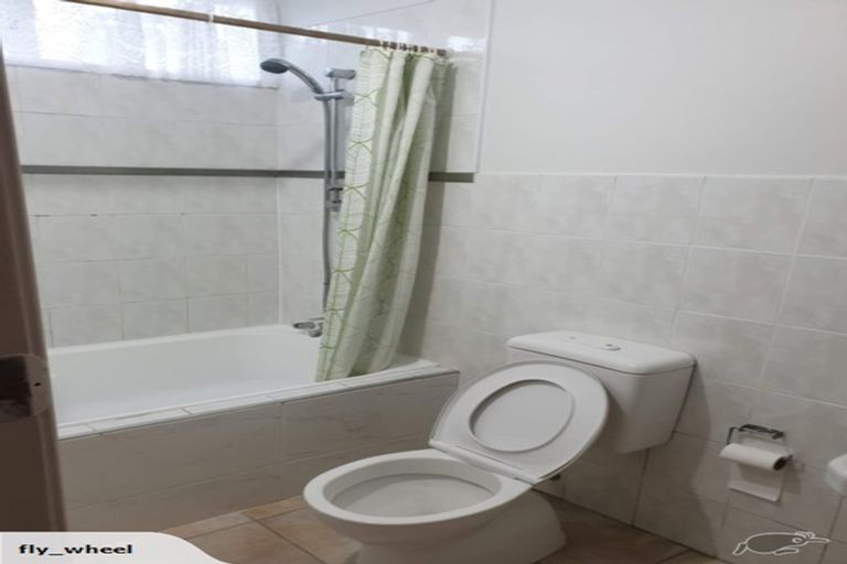 Photo of property in 109 Sylvan Avenue, Northcote, Auckland, 0627