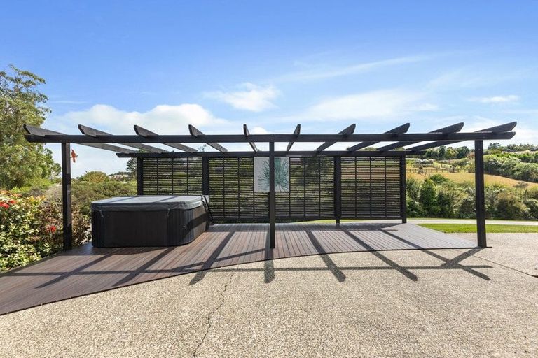 Photo of property in 71 Kaipara Road, Papakura, 2582