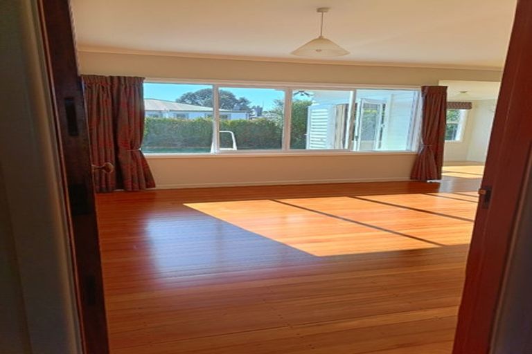 Photo of property in 25 Roberts Street, Epuni, Lower Hutt, 5011