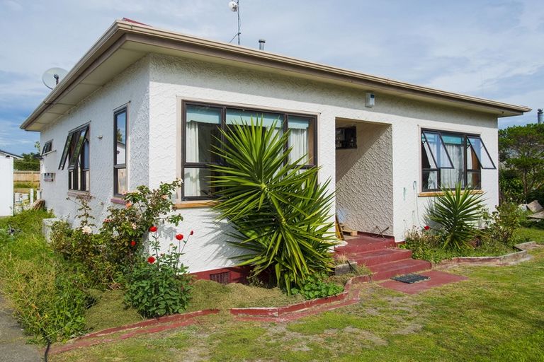 Photo of property in 99 De Lautour Road, Inner Kaiti, Gisborne, 4010