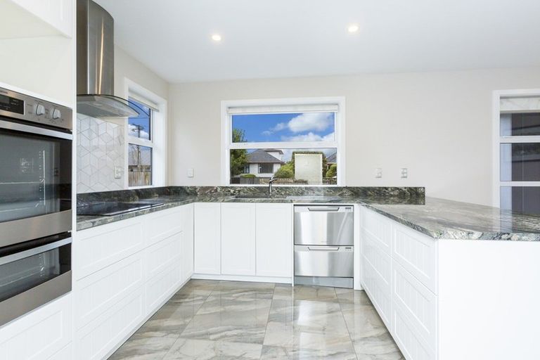 Photo of property in 18 Robertson Street, Elderslea, Upper Hutt, 5018