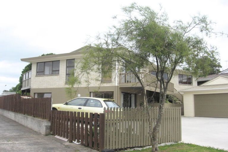 Photo of property in 84 Rosehill Drive, Rosehill, Papakura, 2113