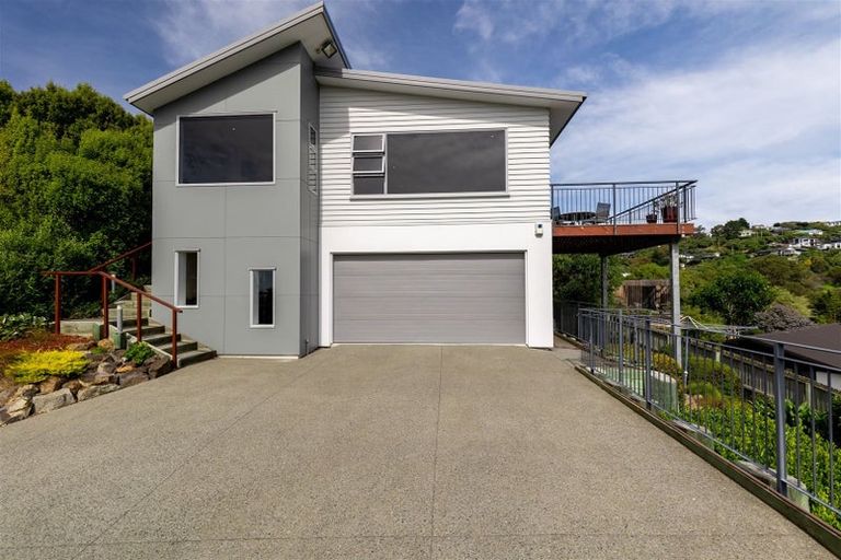 Photo of property in 18 Maffeys Road, Mount Pleasant, Christchurch, 8081