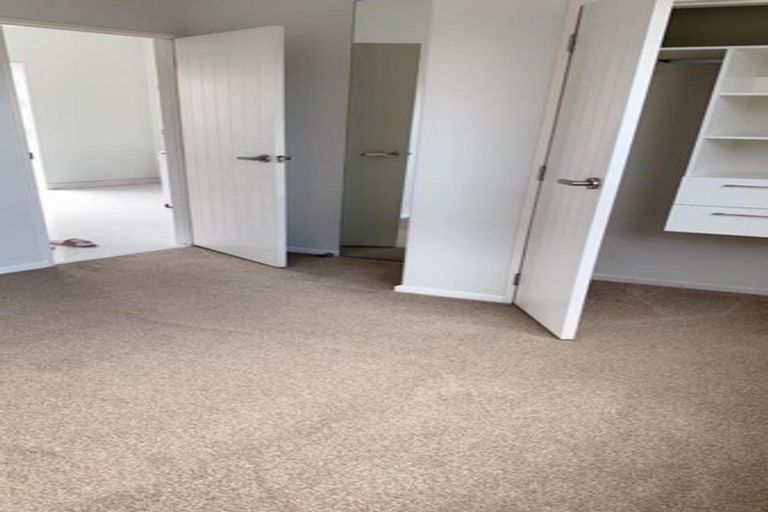 Photo of property in 2 Castlederg Drive, Flat Bush, Auckland, 2019