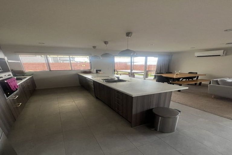 Photo of property in 33 Shrule Place, Huntington, Hamilton, 3210