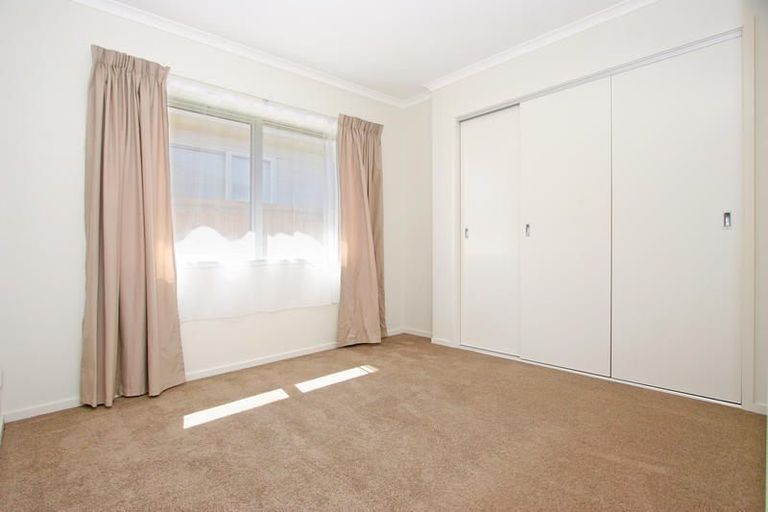 Photo of property in 58 Kenderdine Road, Papatoetoe, Auckland, 2025