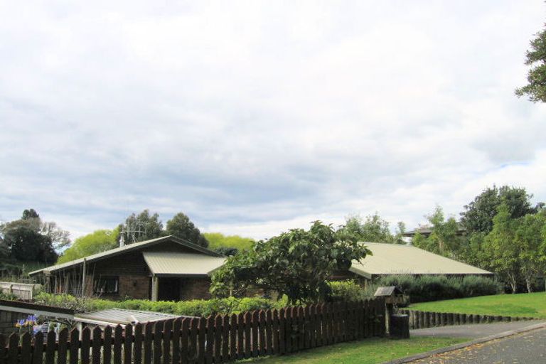 Photo of property in 4 Waikareao Way, Brookfield, Tauranga, 3110