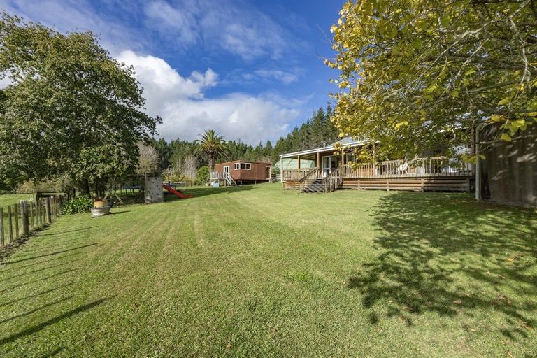 Photo of property in 293 Ararimu Valley Road, Helensville, Waimauku, 0882