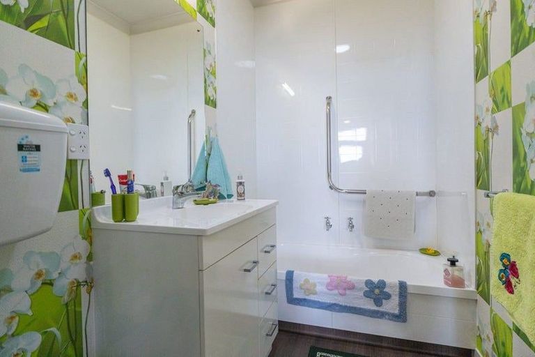 Photo of property in 9 Toronto Street, East Gore, Gore, 9710