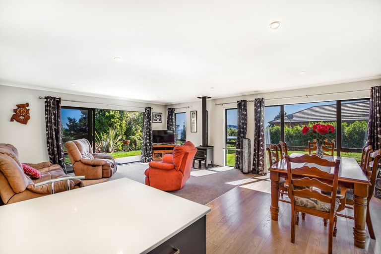 Photo of property in 105 Judge Richardson Drive, Opaheke, Papakura, 2584