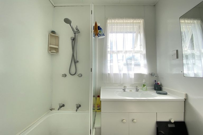 Photo of property in 27 Astor Place, Manurewa, Auckland, 2102