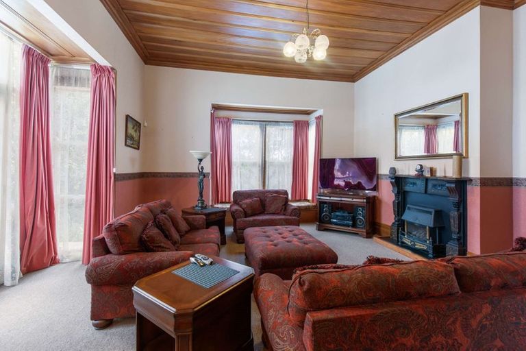 Photo of property in 30 Camberwell Road, Hawera, 4610