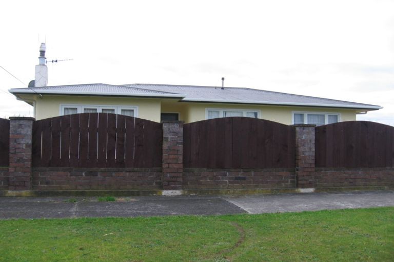 Photo of property in 16 Leeds Street, Milson, Palmerston North, 4414