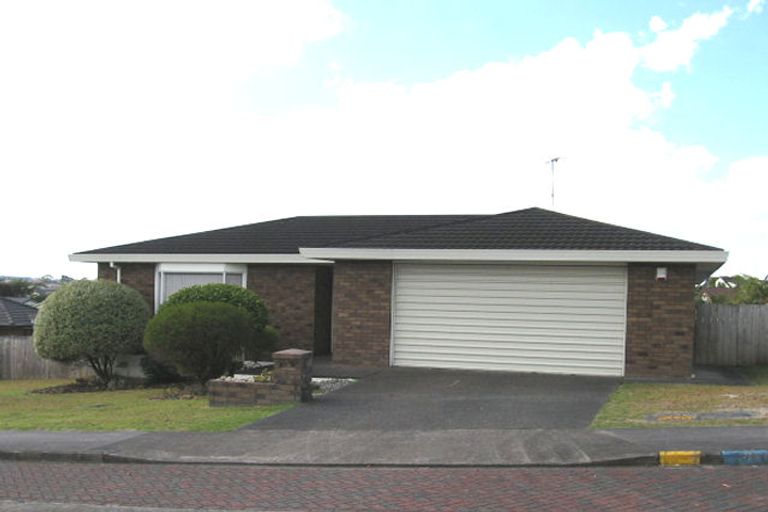 Photo of property in 4 Cesari Place, West Harbour, Auckland, 0618