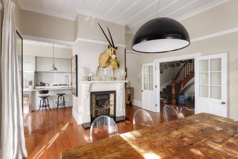 Photo of property in 52 Hinemoa Street, Birkenhead, Auckland, 0626