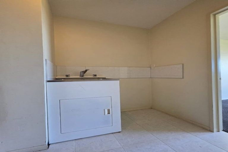 Photo of property in 68a Bradbury Road, Botany Downs, Auckland, 2010