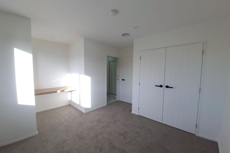 Photo of property in 2b Taratoa Street, Point England, Auckland, 1072