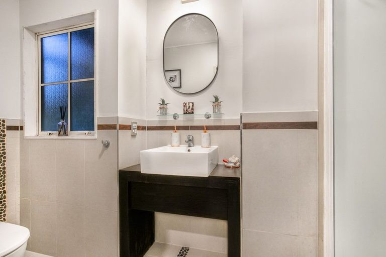 Photo of property in 57a Ribbonwood Crescent, Goodwood Heights, Auckland, 2105