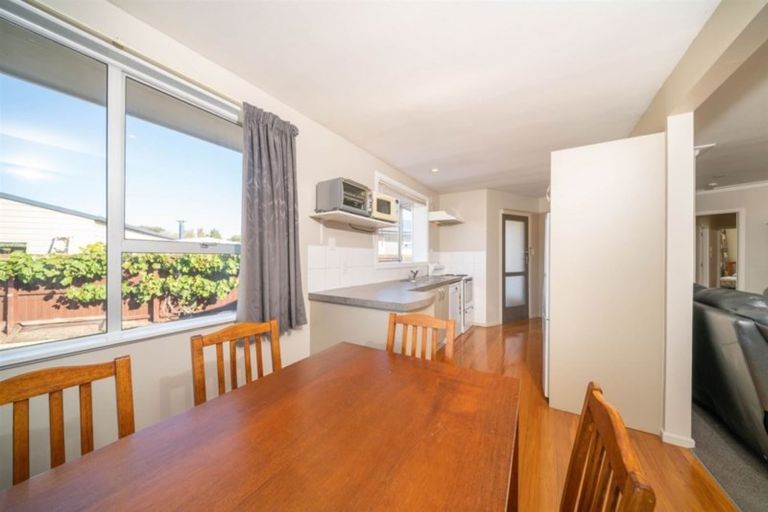 Photo of property in 487 Mairehau Road, Parklands, Christchurch, 8083