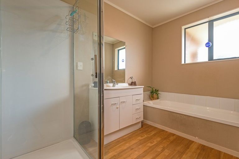 Photo of property in 11 Branigan Parade, Kelvin Grove, Palmerston North, 4414