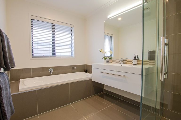 Photo of property in 31 Lilac Close, Cambridge, 3434