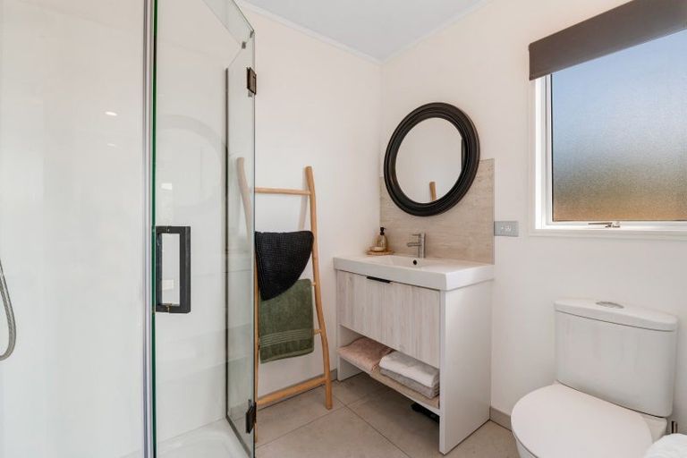 Photo of property in 55b Ferry Road, Arkles Bay, Whangaparaoa, 0932