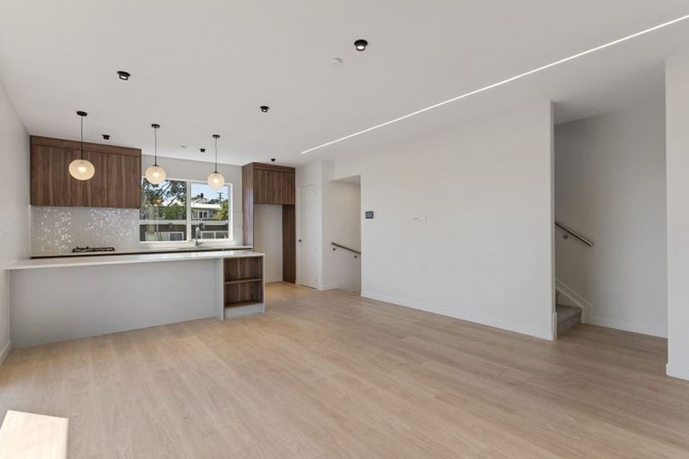 Photo of property in 3 Corrella Road, Belmont, Auckland, 0622