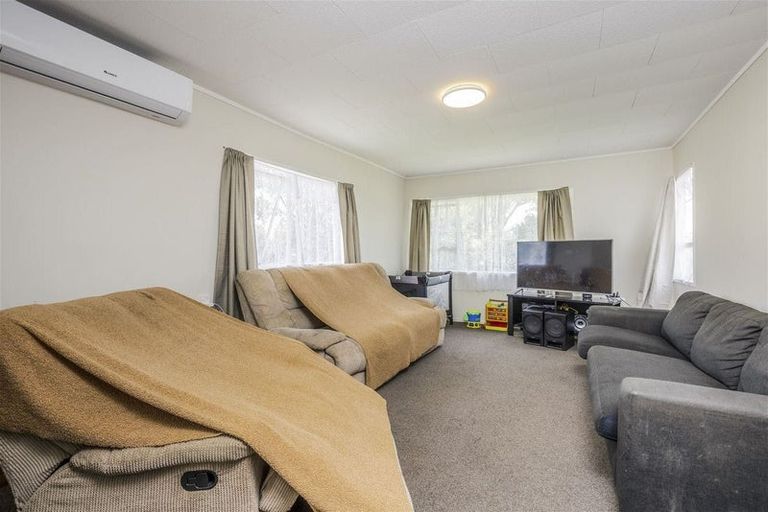 Photo of property in 37 Secretariat Place, Randwick Park, Auckland, 2105