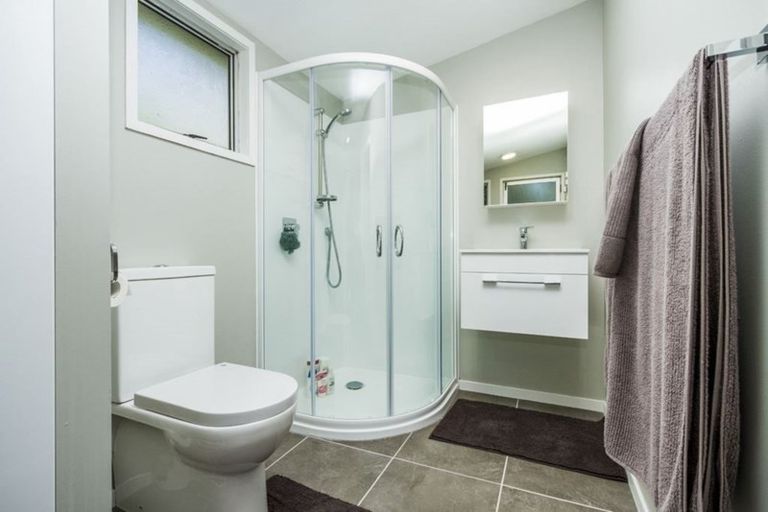 Photo of property in 2/37 Cassino Street, Bayswater, Auckland, 0622