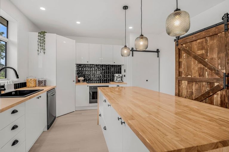 Photo of property in 14 Stuart Street, Owaka, 9535