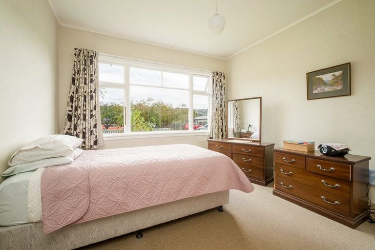 Photo of property in 65 Martin Avenue, Beckenham, Christchurch, 8023