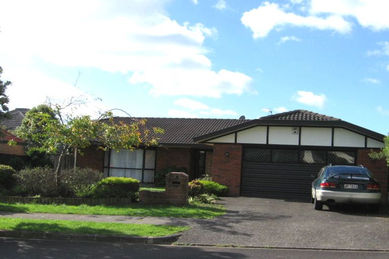 Photo of property in 14 Simmental Crescent, Somerville, Auckland, 2014