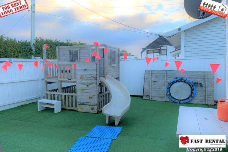 Photo of property in 2/221 Onewa Road, Birkenhead, Auckland, 0626