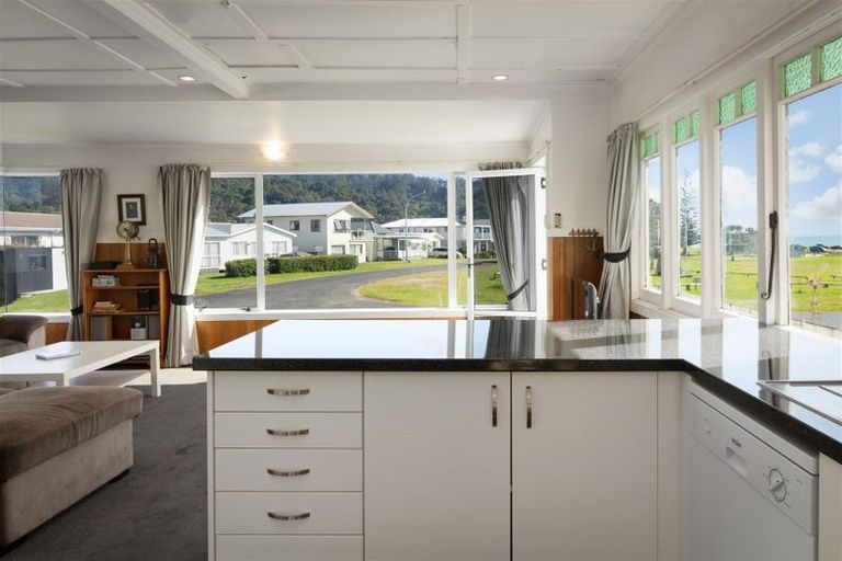 Photo of property in 33 Brighton Road, Waihi Beach, 3611