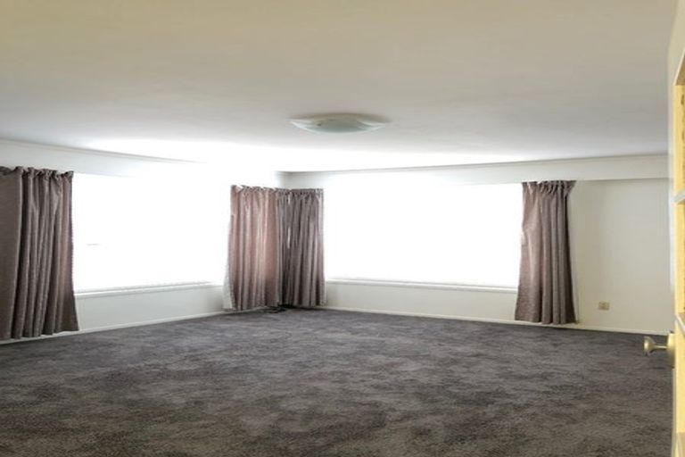 Photo of property in 76a Lake Road, Narrow Neck, Auckland, 0624