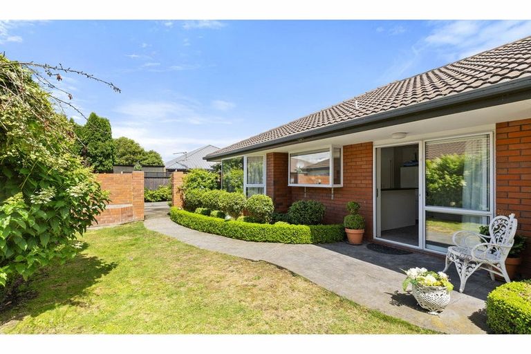 Photo of property in 3/69 Tyrone Street, Belfast, Christchurch, 8051