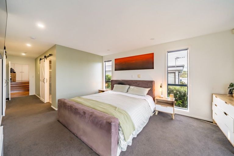 Photo of property in 11 Corlett Road, Plimmerton, Porirua, 5026