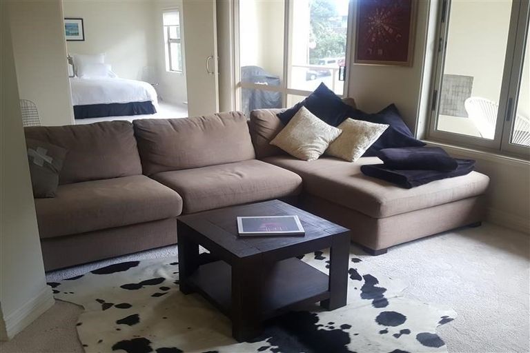 Photo of property in 1d Queen Street, New Plymouth, 4310