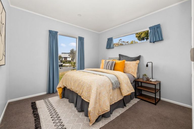 Photo of property in 8 Hicks Close, Whitby, Porirua, 5024