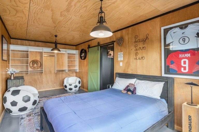 Photo of property in 102 Mark Street, Whangamata, 3620