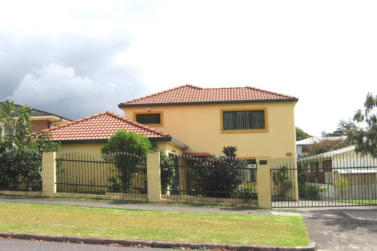 Photo of property in 35 Fruitvale Road, New Lynn, Auckland, 0600