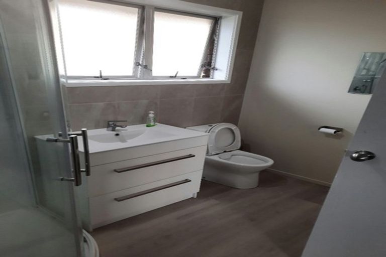 Photo of property in 87 Beechdale Crescent, Pakuranga Heights, Auckland, 2010