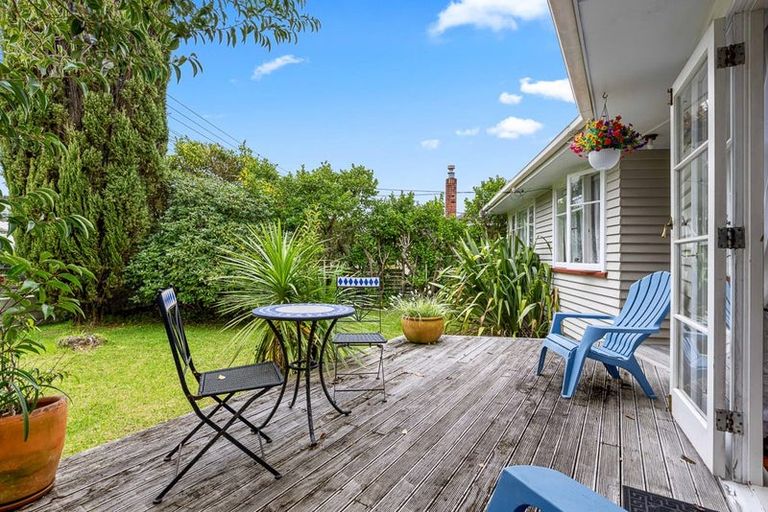 Photo of property in 43 Wharf Road, Te Atatu Peninsula, Auckland, 0610