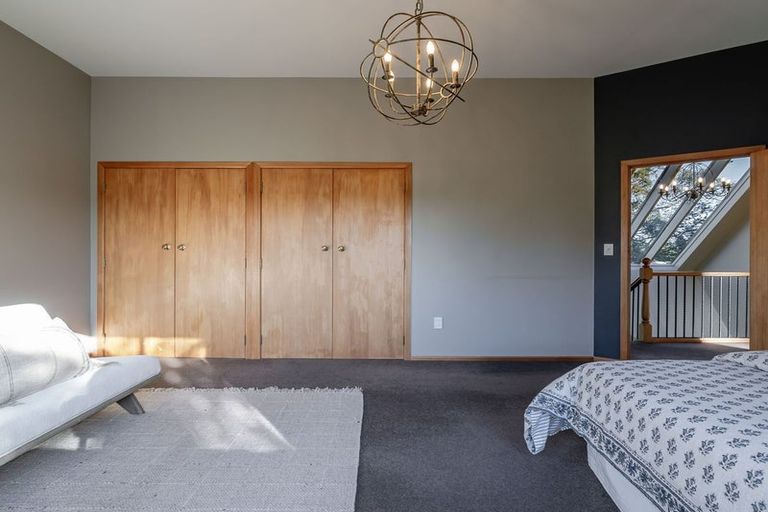 Photo of property in 19 Ruamahanga Crescent, Terrace End, Palmerston North, 4410