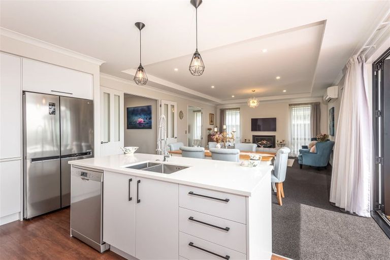 Photo of property in 18 Pistacia Place, Hornby, Christchurch, 8025