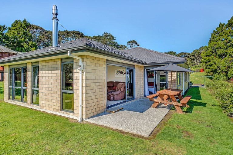Photo of property in 105 Judge Richardson Drive, Opaheke, Papakura, 2584